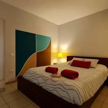 Grand F2 Clim Wifi Lave Linge Vue Résidence Piscine à Pied