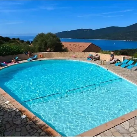 Grand F2 Clim Wifi Lave Linge Vue Piscine A Pied *