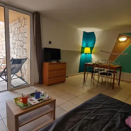 Grand F2 Clim Wifi Lave Linge Vue Piscine A Pied Appartement Serra-di-Ferro (Corsica)