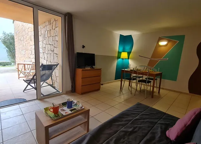 Grand F2 Clim Wifi Lave Linge Vue Piscine A Pied Appartement Serra-di-Ferro (Corsica)